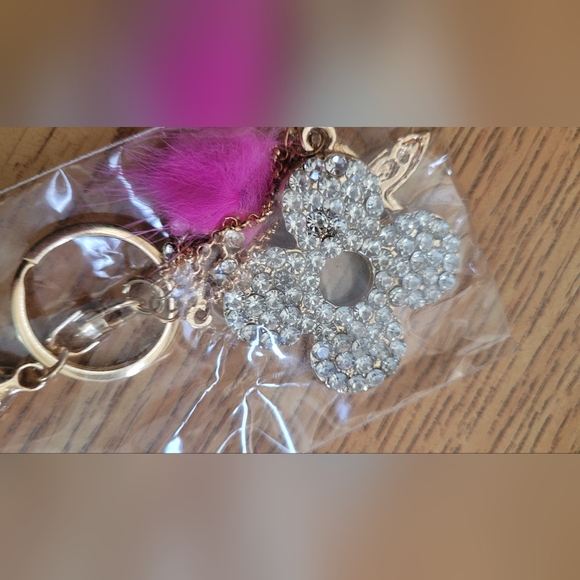 Cute studded purse bling Keychain with gold colour hardware floral pom pom - Picture 3 of 3